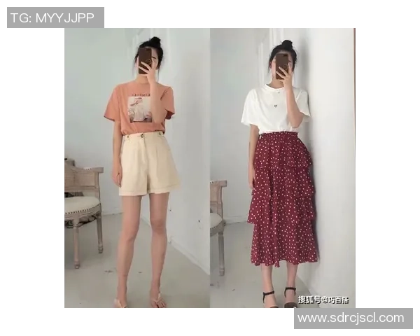 时尚运动风女款足球球星图案T恤潮流百搭设计舒适休闲夏季必备单品