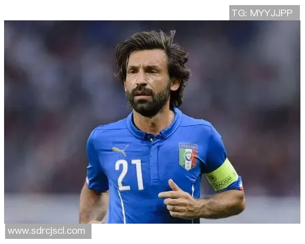 笑容满场的足球天才:那些在绿茵场上始终保持微笑的球星们 笑容满场的足球天才:那些在绿茵场上始终保持微笑的球星们