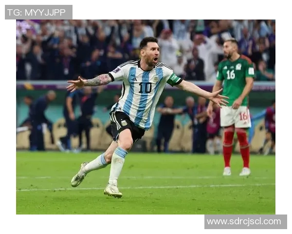 足球巨星精彩瞬间全纪录 球场华丽动作与绝妙技巧震撼展示